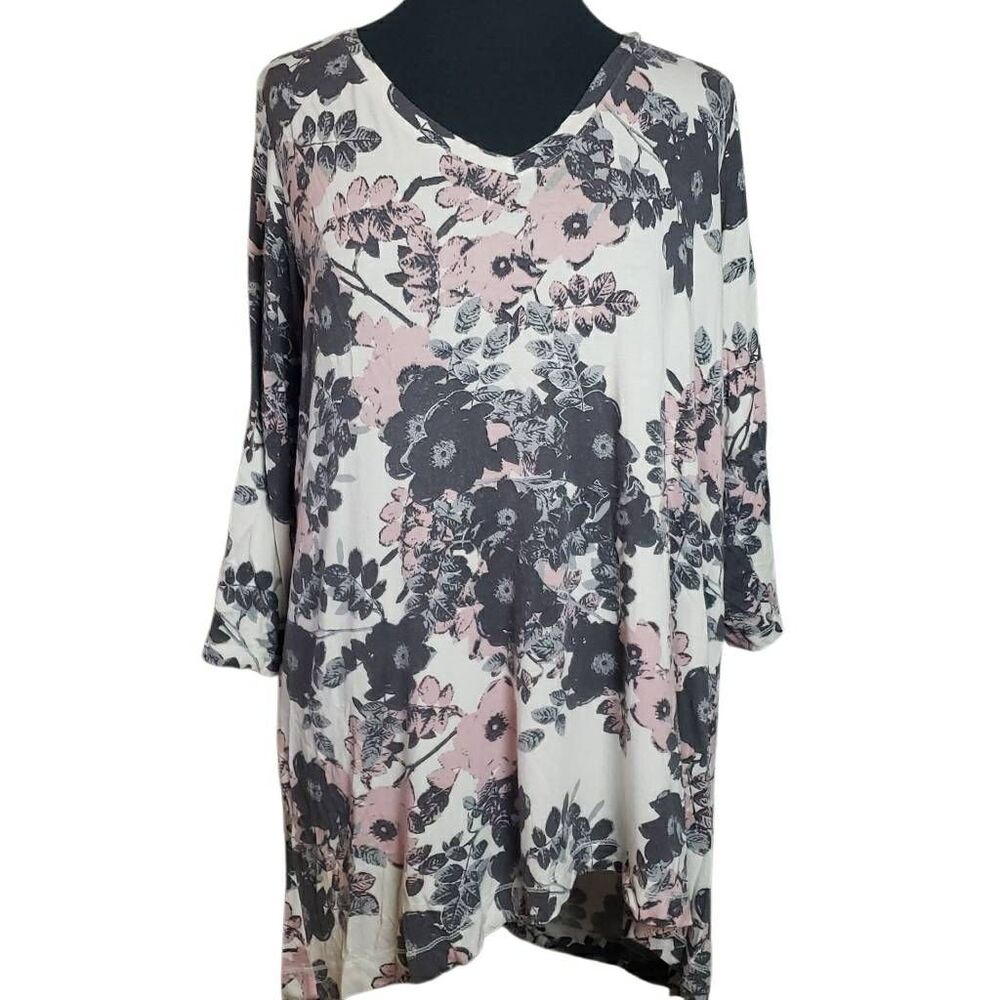 Tahari Floral Tunic Blouse 1X